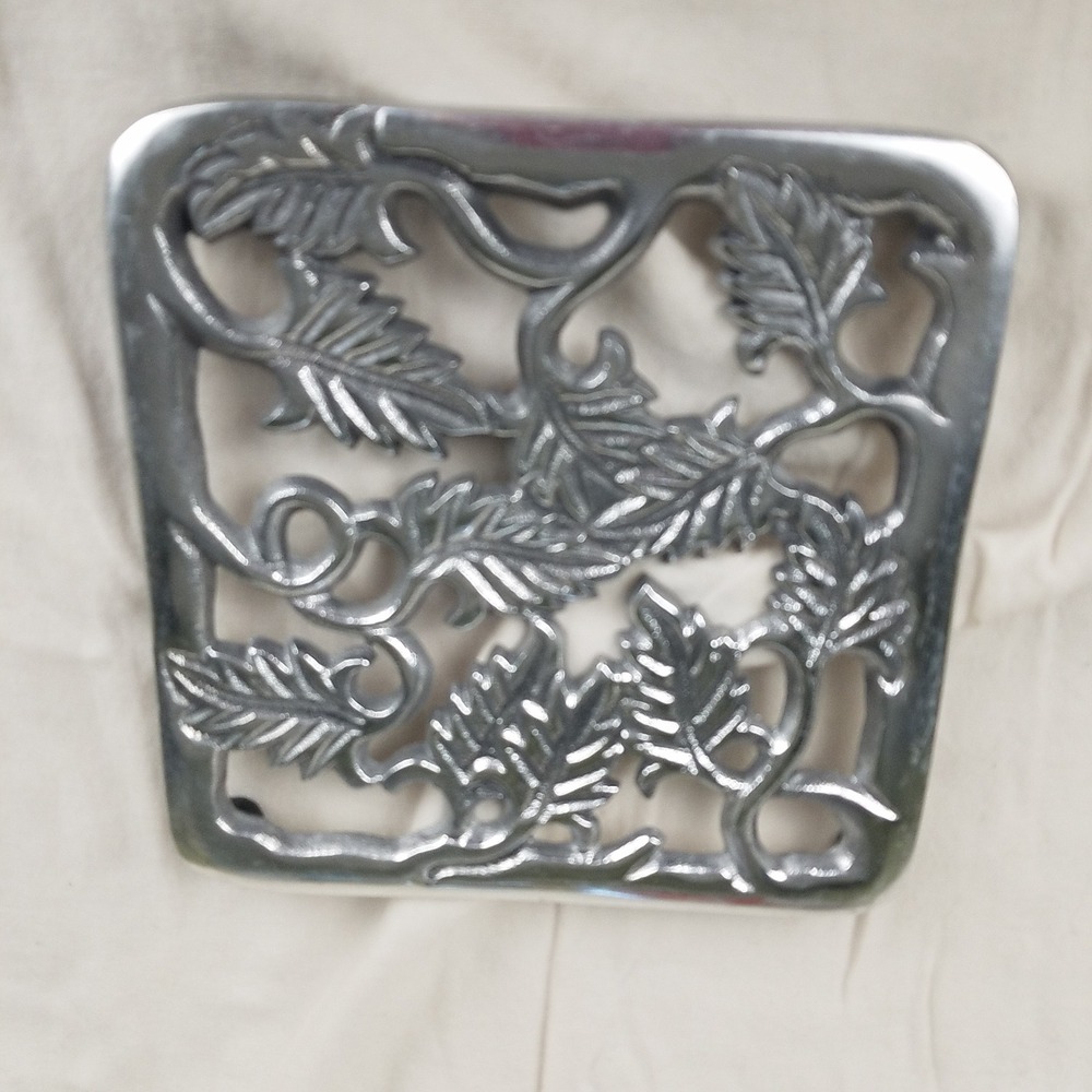 Leaf Trivet Silver Cast Aluminum Vine Openwork Trailing leaves square